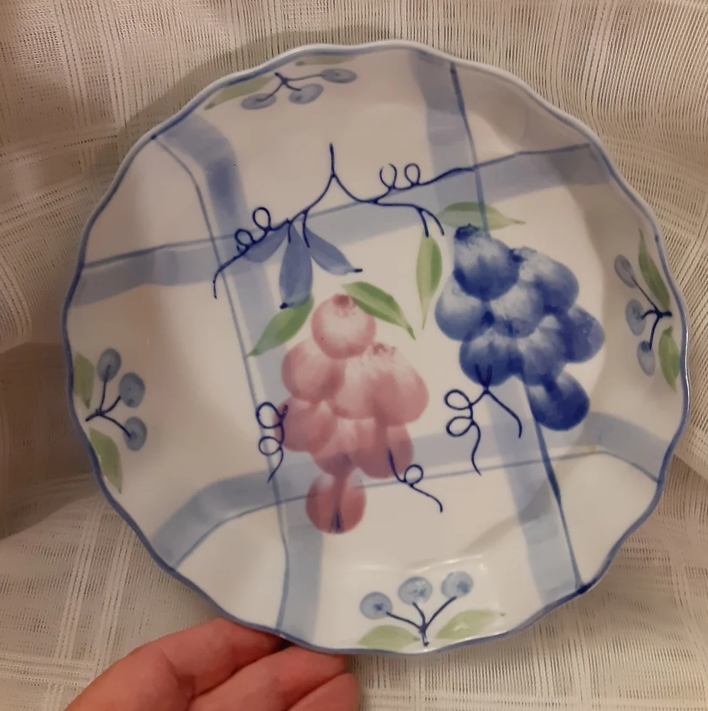 Bake Ware Dish w/Fluted Edges 7